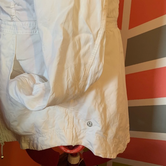 White reversible Lululemon size 8 jacket - Picture 8 of 13